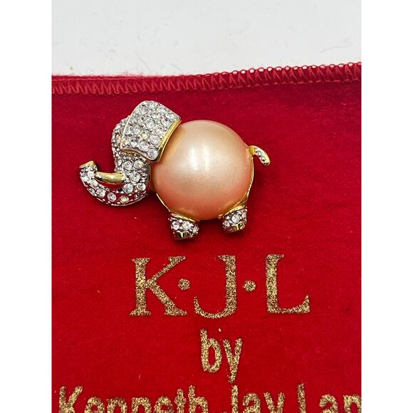 Kenneth Jay Lane Vintage Clear Rhinestone Faux Pearl Belly Elephant Brooch New - Picture 2 of 9
